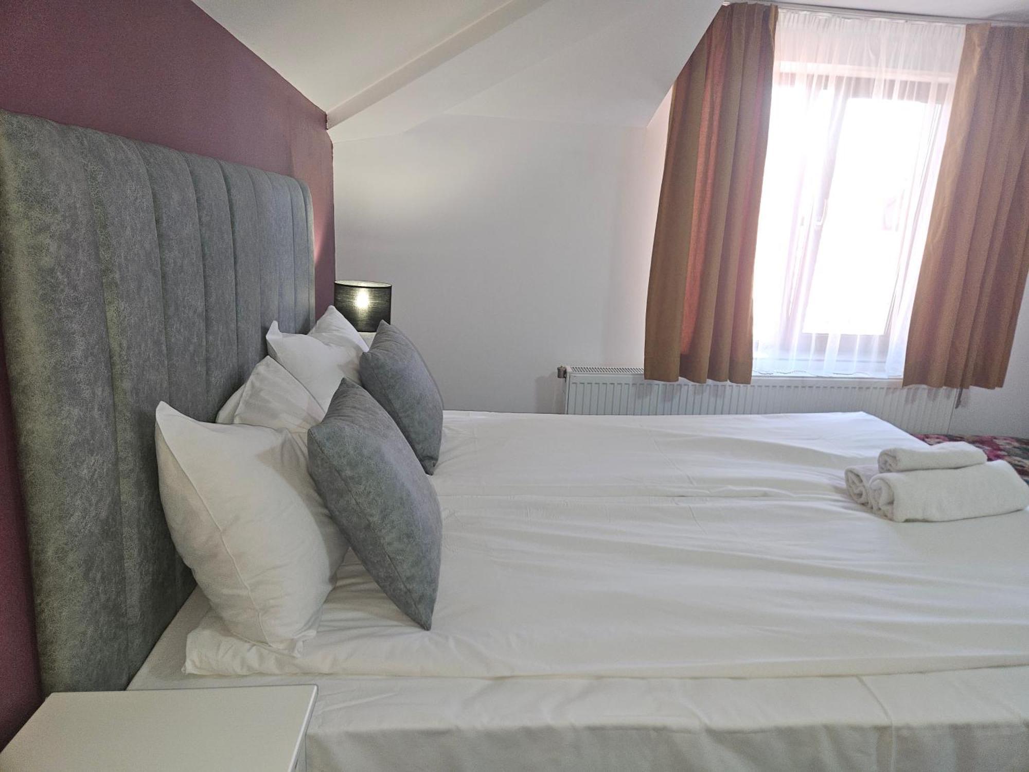 Priyateli - Friends Hotell Veliko Tŭrnovo Eksteriør bilde