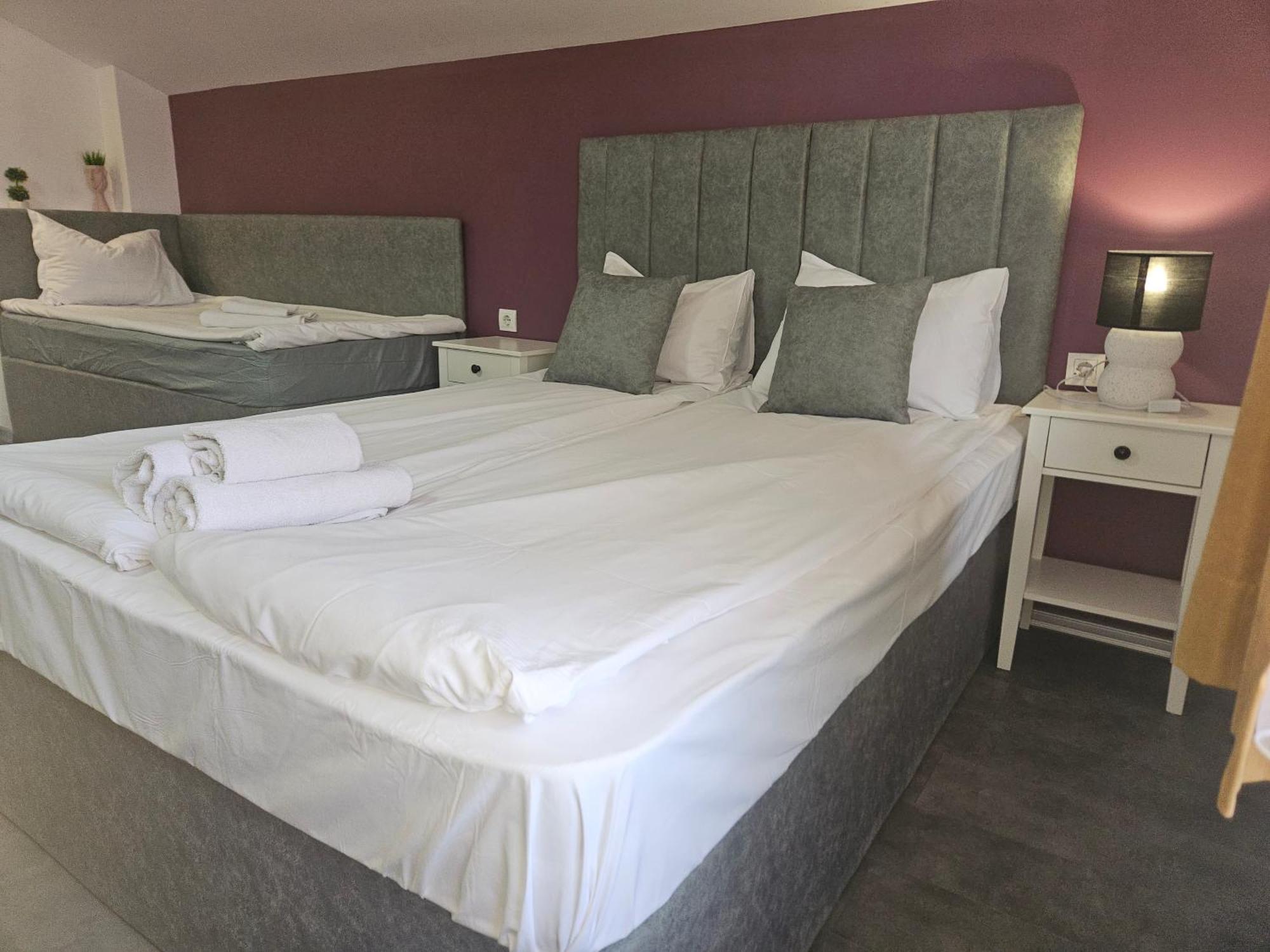 Priyateli - Friends Hotell Veliko Tŭrnovo Eksteriør bilde