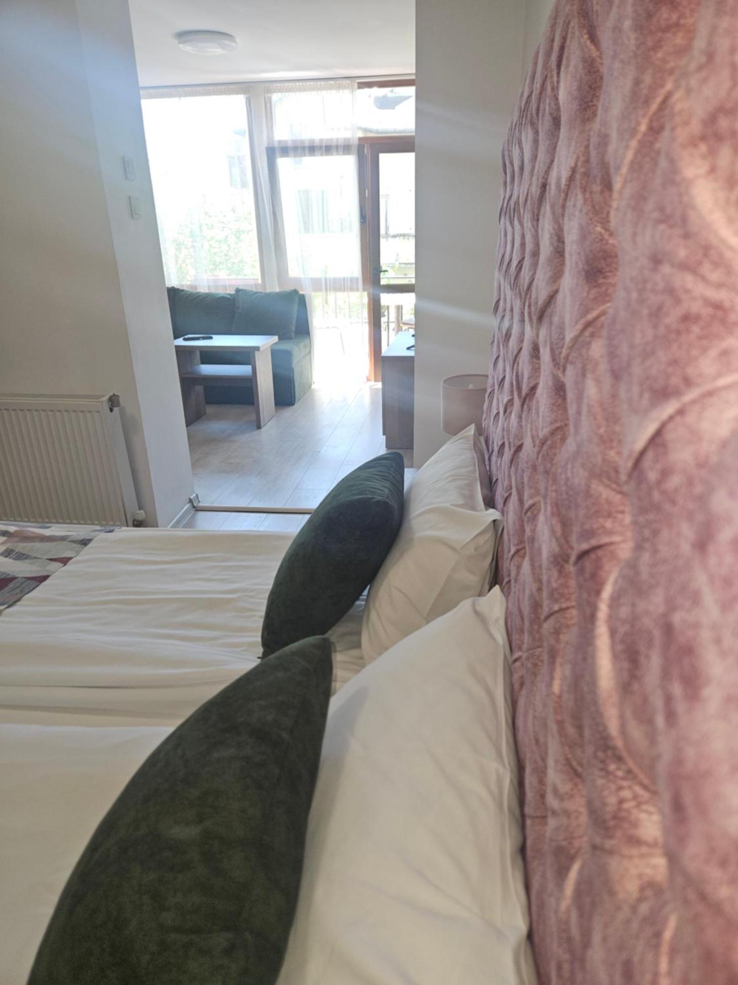 Priyateli - Friends Hotell Veliko Tŭrnovo Eksteriør bilde