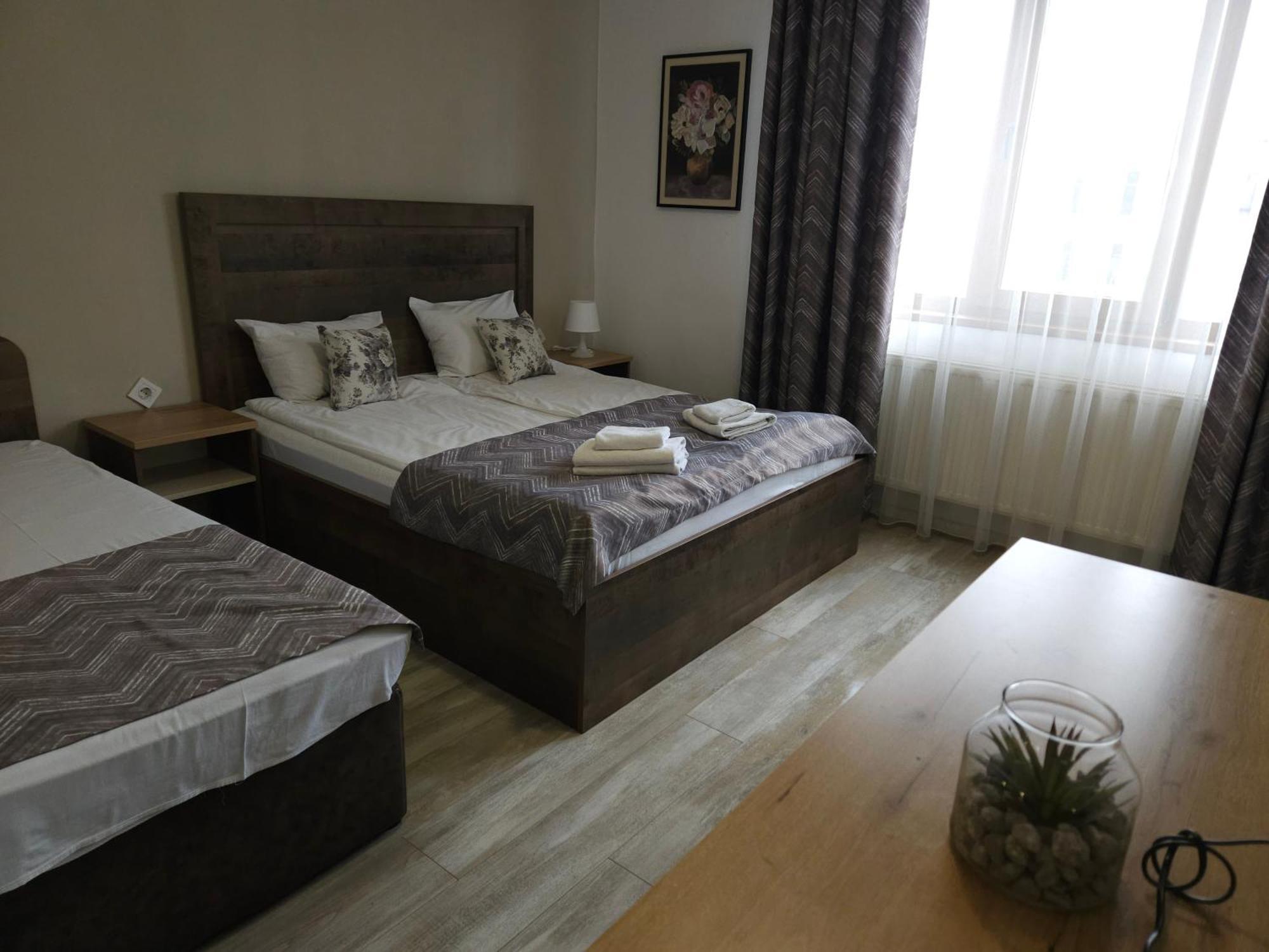 Priyateli - Friends Hotell Veliko Tŭrnovo Rom bilde